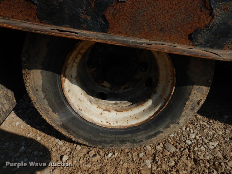 image for item IM9641 1997 Landoll  drop deck equipment trailer