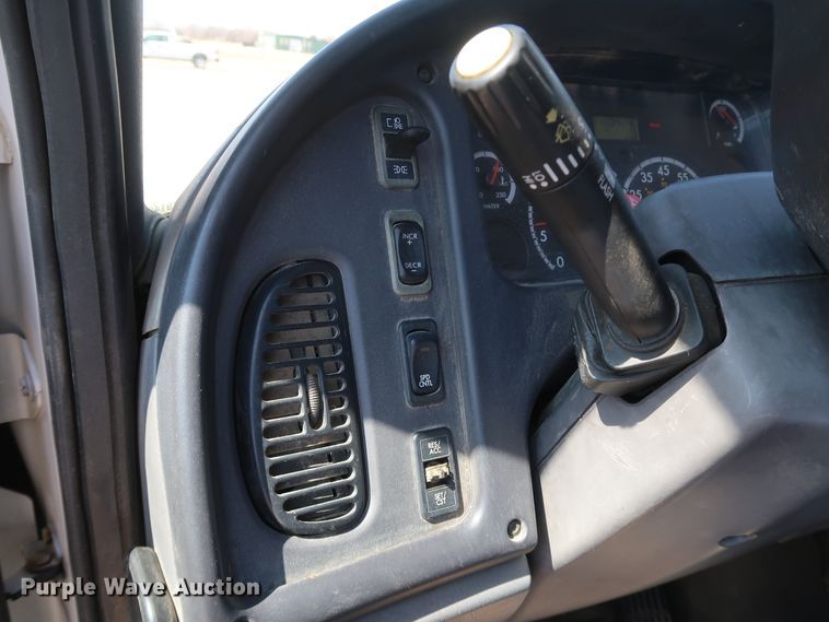 image for item IY9149 2007 Freightliner M2  flatbed truck