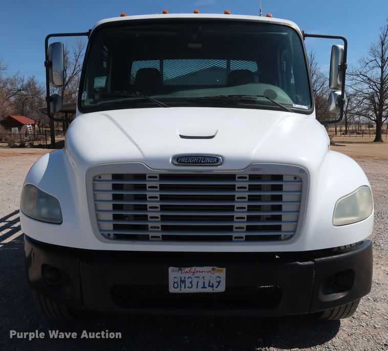 image for item IY9149 2007 Freightliner M2  flatbed truck