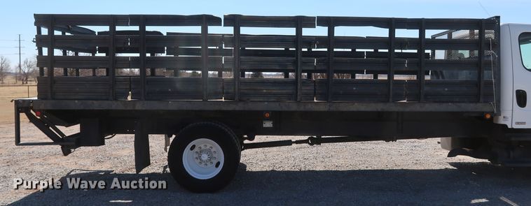 image for item IY9149 2007 Freightliner M2  flatbed truck