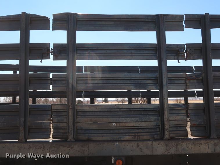 image for item IY9149 2007 Freightliner M2  flatbed truck