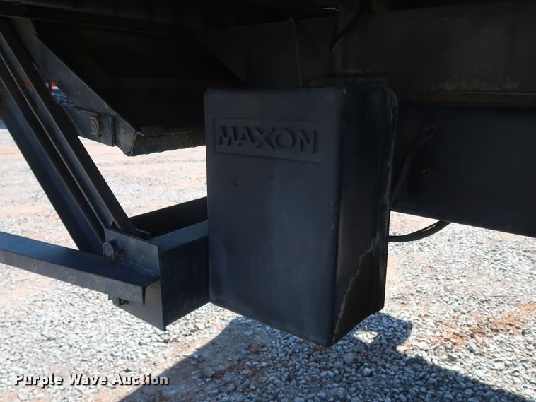 image for item IY9149 2007 Freightliner M2  flatbed truck