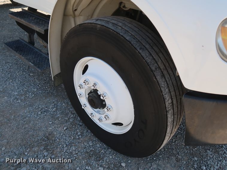 image for item IY9149 2007 Freightliner M2  flatbed truck