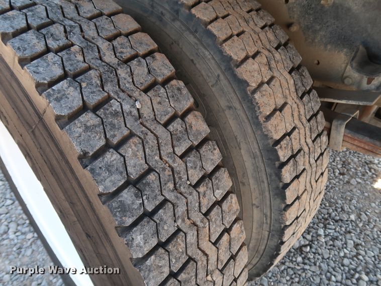 image for item IY9149 2007 Freightliner M2  flatbed truck