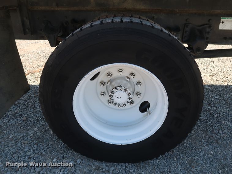 image for item IY9149 2007 Freightliner M2  flatbed truck