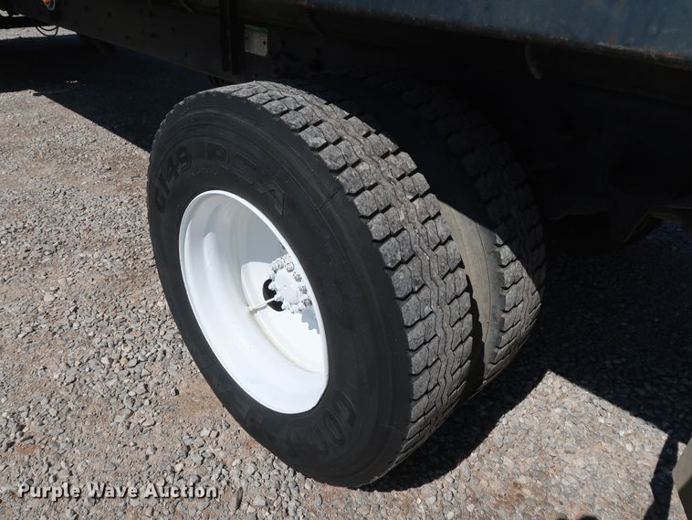 image for item IY9149 2007 Freightliner M2  flatbed truck