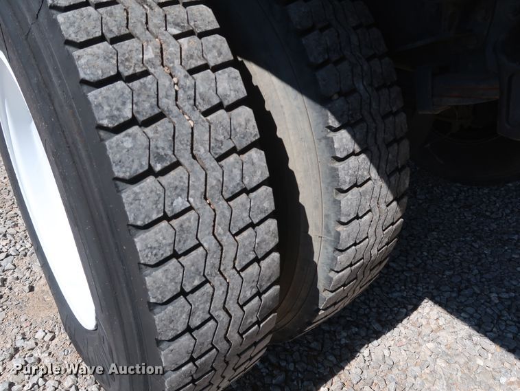 image for item IY9149 2007 Freightliner M2  flatbed truck