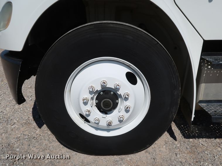 image for item IY9149 2007 Freightliner M2  flatbed truck