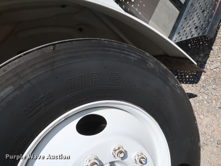 image for item IY9149 2007 Freightliner M2  flatbed truck