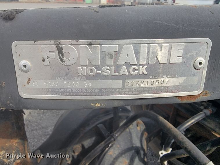 image for item JE9928 1993 International 4900  semi truck