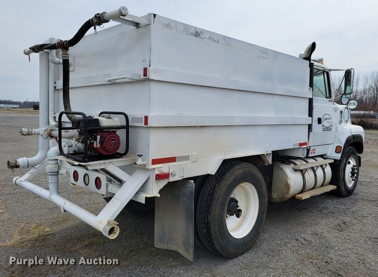 image for item JE9929 1992 Ford Aero Max L9000  water truck