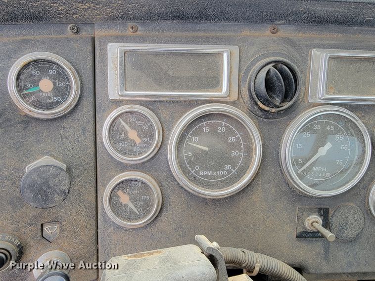 image for item JE9929 1992 Ford Aero Max L9000  water truck