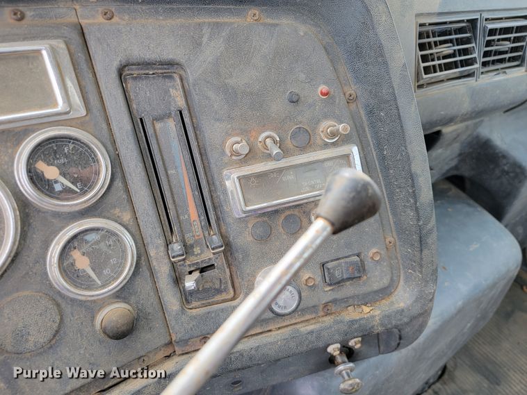 image for item JE9929 1992 Ford Aero Max L9000  water truck