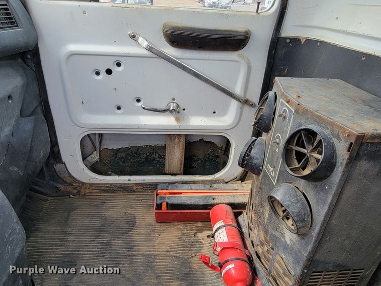 image for item JE9929 1992 Ford Aero Max L9000  water truck