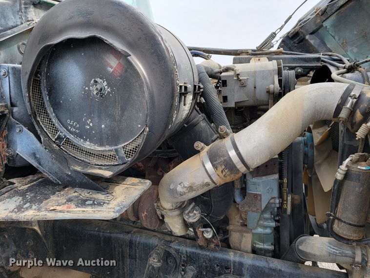 image for item JE9929 1992 Ford Aero Max L9000  water truck