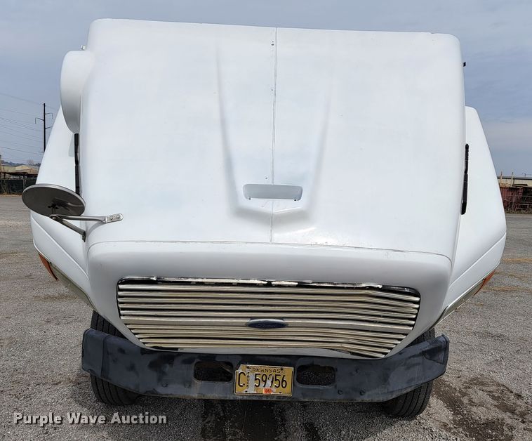 image for item JE9929 1992 Ford Aero Max L9000  water truck