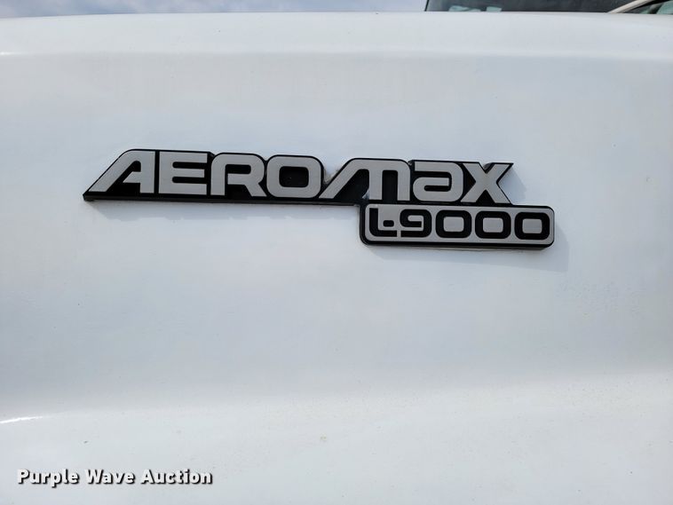 image for item JE9929 1992 Ford Aero Max L9000  water truck