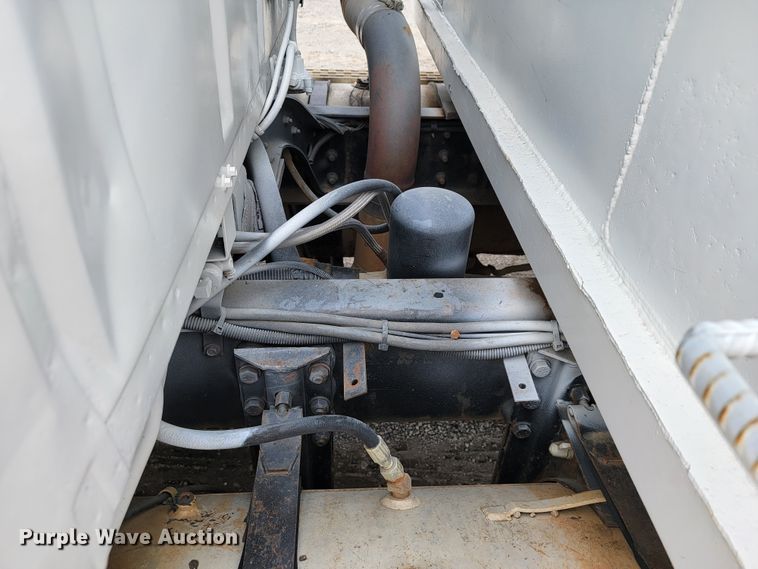 image for item JE9929 1992 Ford Aero Max L9000  water truck