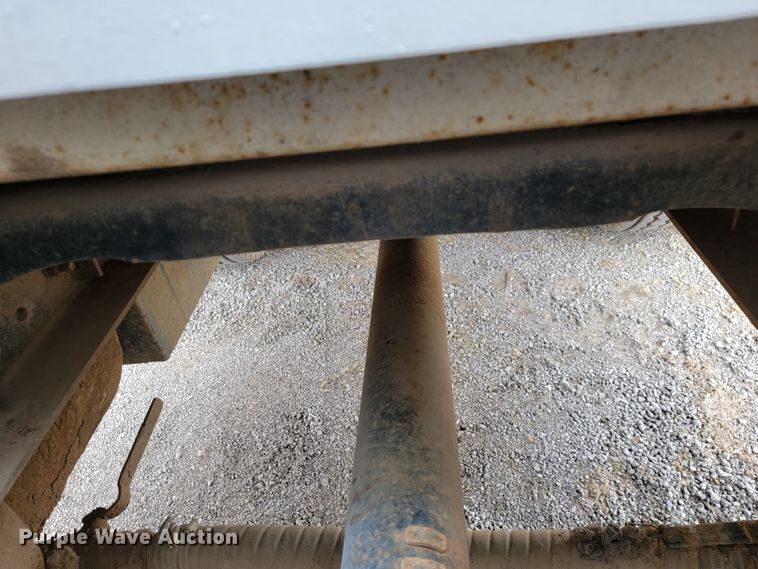 image for item JE9929 1992 Ford Aero Max L9000  water truck