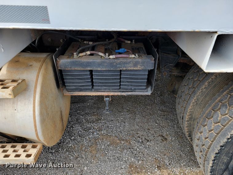 image for item JE9929 1992 Ford Aero Max L9000  water truck