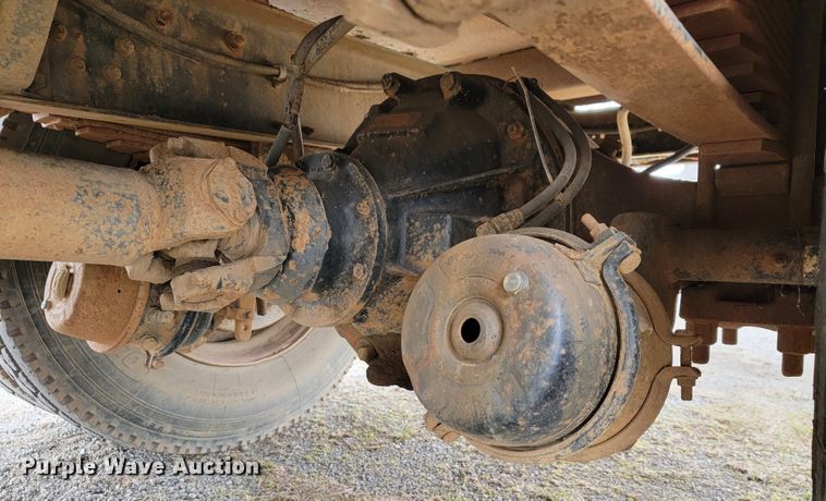 image for item JE9929 1992 Ford Aero Max L9000  water truck