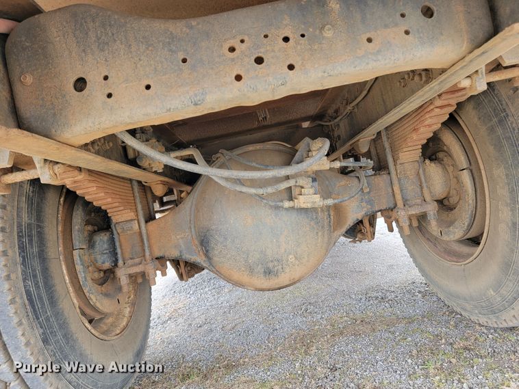 image for item JE9929 1992 Ford Aero Max L9000  water truck