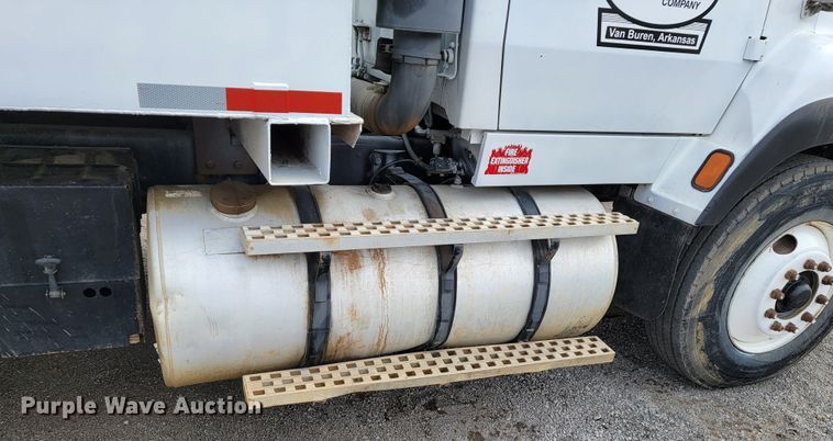 image for item JE9929 1992 Ford Aero Max L9000  water truck