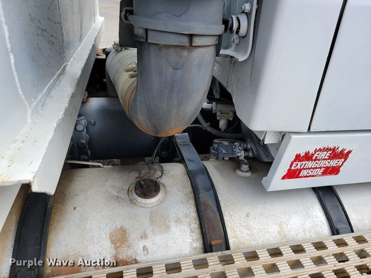 image for item JE9929 1992 Ford Aero Max L9000  water truck