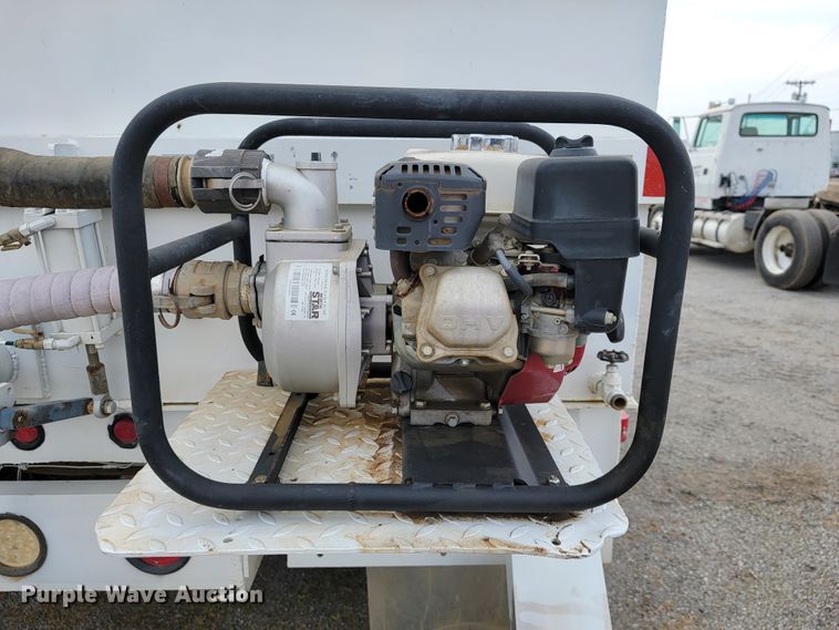 image for item JE9929 1992 Ford Aero Max L9000  water truck