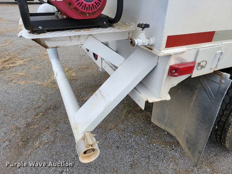 image for item JE9929 1992 Ford Aero Max L9000  water truck