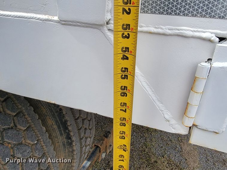 image for item JE9929 1992 Ford Aero Max L9000  water truck