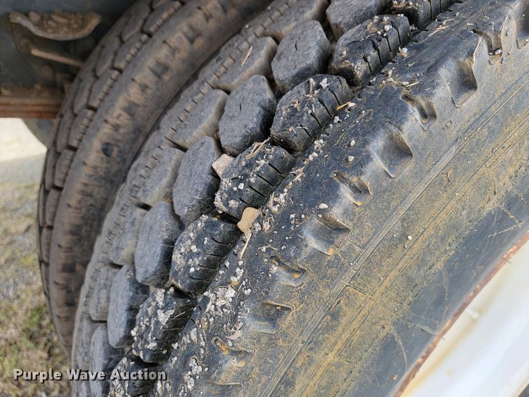 image for item JE9929 1992 Ford Aero Max L9000  water truck