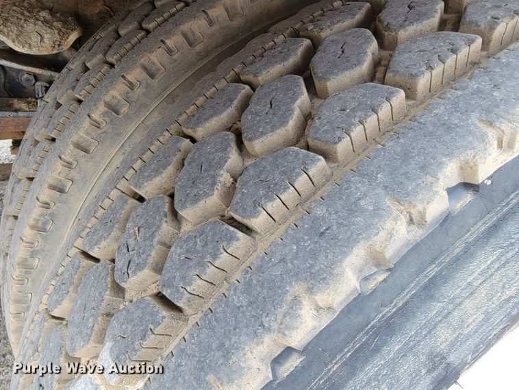 image for item JE9929 1992 Ford Aero Max L9000  water truck