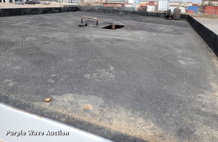 image for item JE9929 1992 Ford Aero Max L9000  water truck