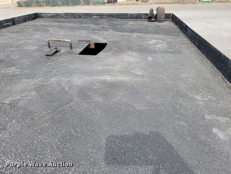 image for item JE9929 1992 Ford Aero Max L9000  water truck