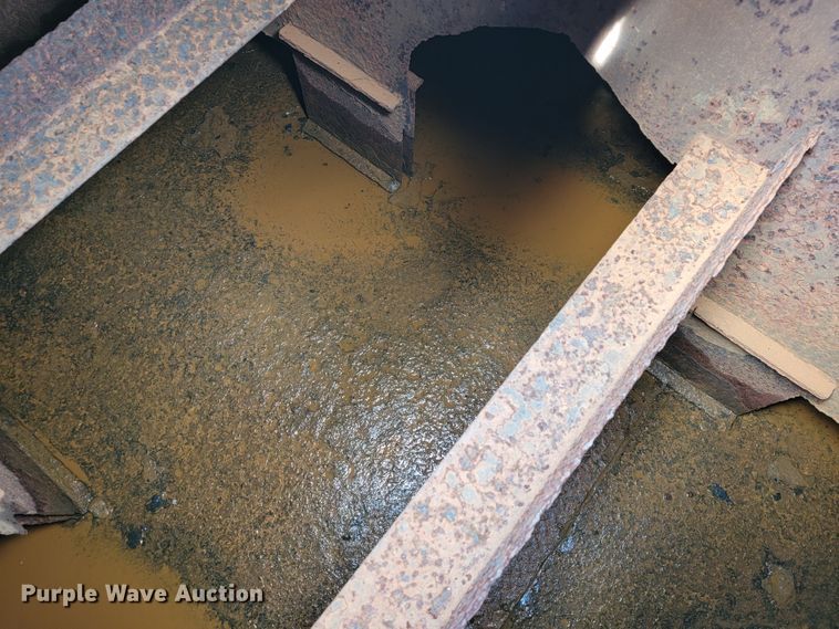 image for item JE9929 1992 Ford Aero Max L9000  water truck