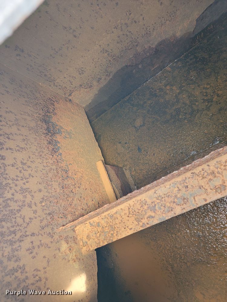 image for item JE9929 1992 Ford Aero Max L9000  water truck