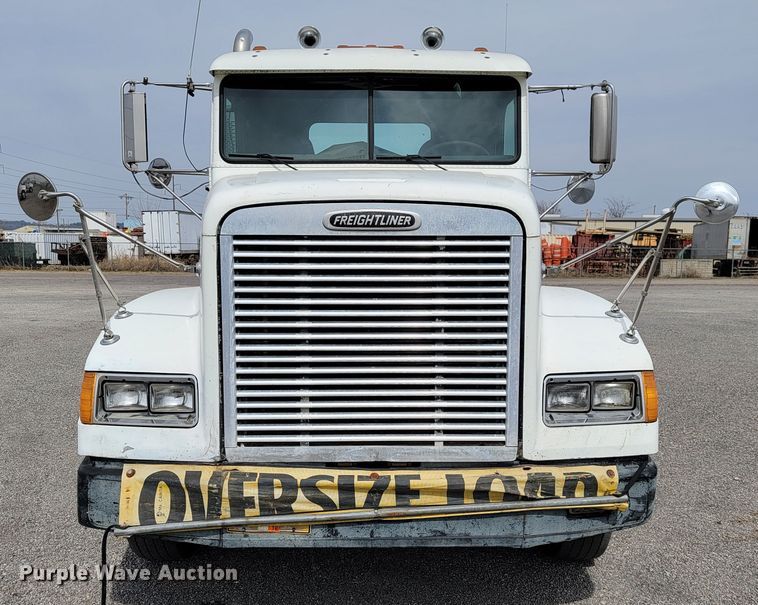 image for item JE9932 2000 Freightliner FLD120  semi truck
