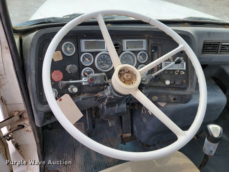 image for item JE9933 1992 Ford Aeromax I9000  semi truck