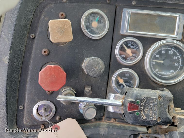 image for item JE9933 1992 Ford Aeromax I9000  semi truck