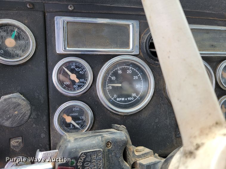 image for item JE9933 1992 Ford Aeromax I9000  semi truck