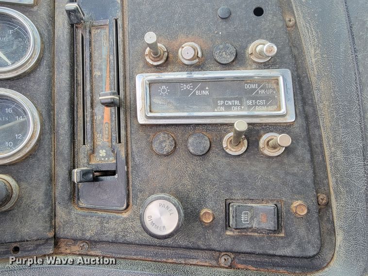 image for item JE9933 1992 Ford Aeromax I9000  semi truck