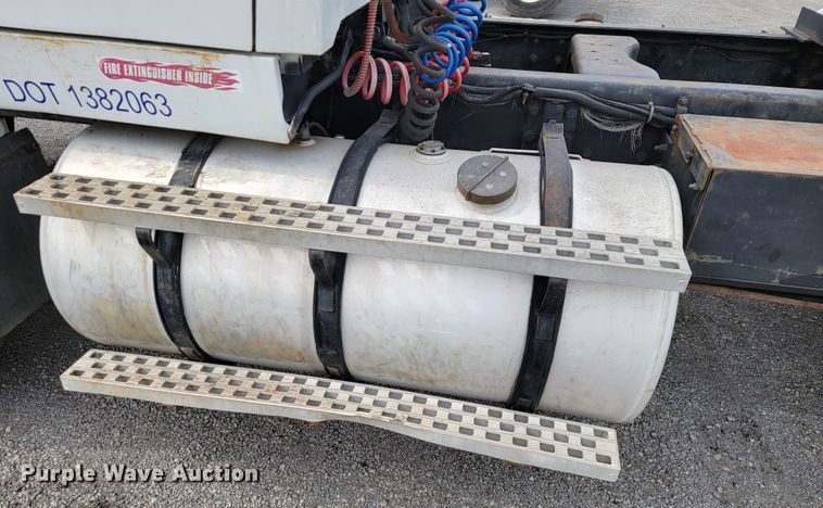 image for item JE9933 1992 Ford Aeromax I9000  semi truck