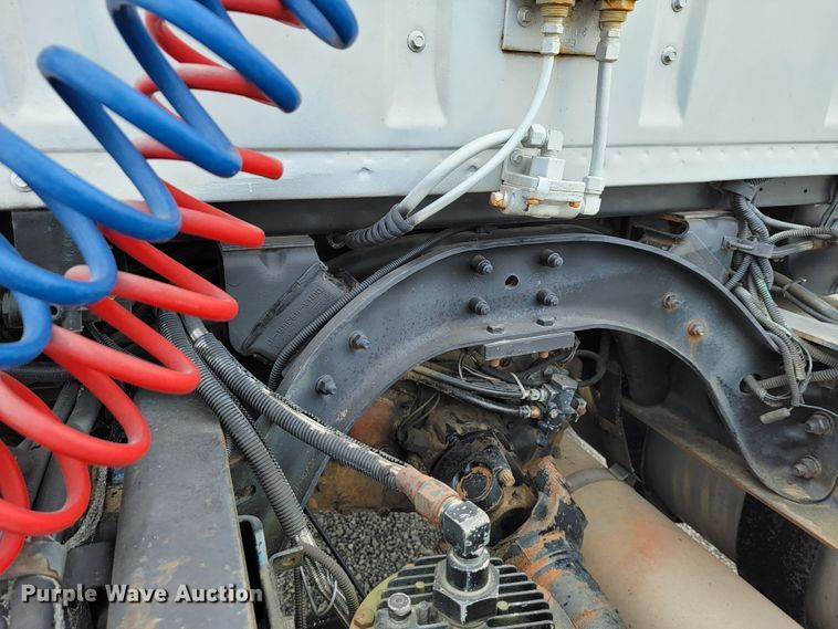 image for item JE9933 1992 Ford Aeromax I9000  semi truck