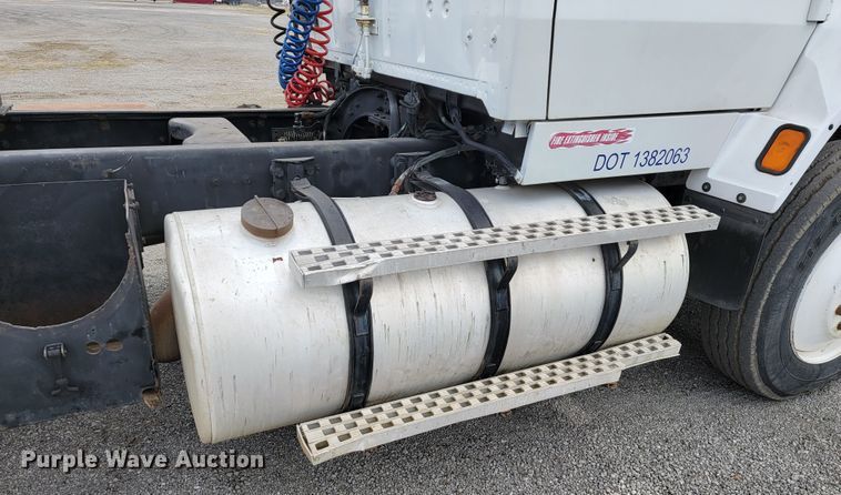 image for item JE9933 1992 Ford Aeromax I9000  semi truck