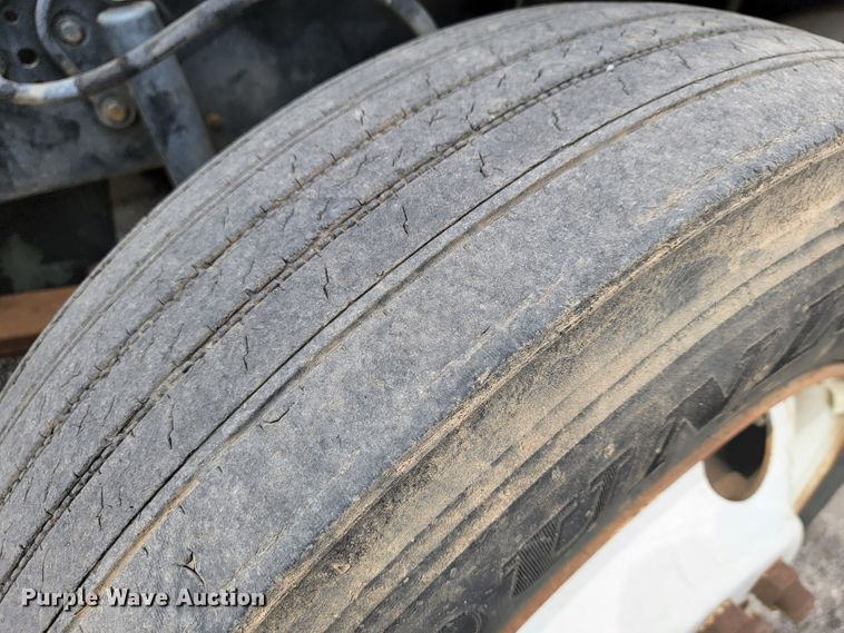 image for item JE9933 1992 Ford Aeromax I9000  semi truck