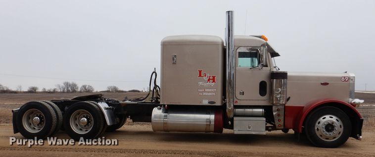 image for item JK9525 2001 Peterbilt 379  semi truck