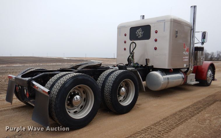 image for item JK9525 2001 Peterbilt 379  semi truck