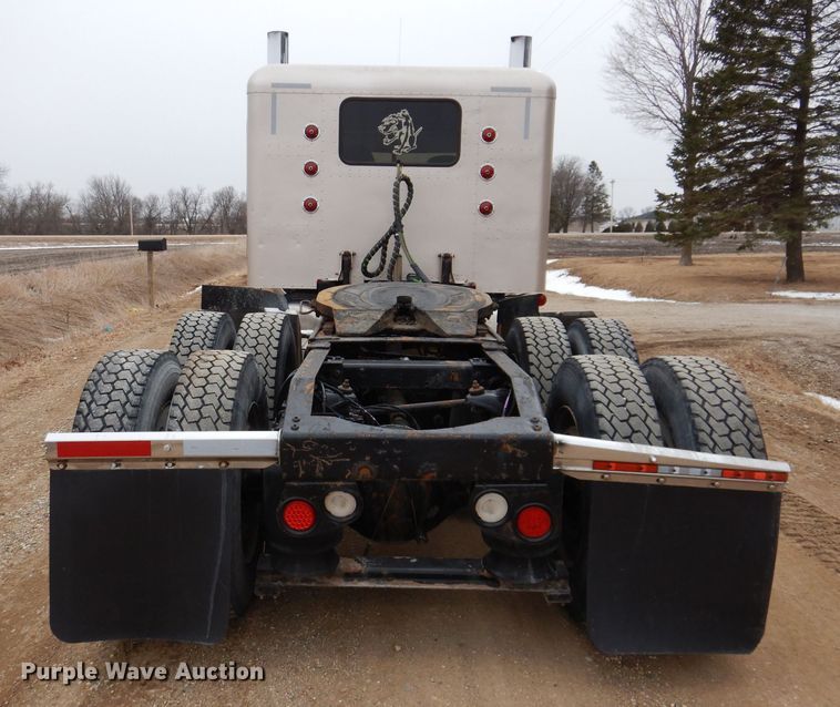 image for item JK9525 2001 Peterbilt 379  semi truck