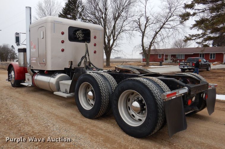 image for item JK9525 2001 Peterbilt 379  semi truck